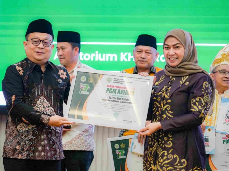 Wali Kota Lisa Terima Penghargaan PGM Award 2025, Bukti Komitmen Terhadap Guru Madrasah