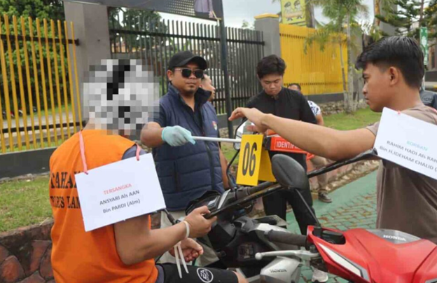Polres Balangan Gelar Rekonstruksi Kasus Penganiayaan di Desa Pelajau
