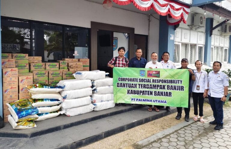 PT Palmina Utama Salurkan 450 Paket Sembako untuk Warga Terdampak Banjir di Kabupaten Banjar