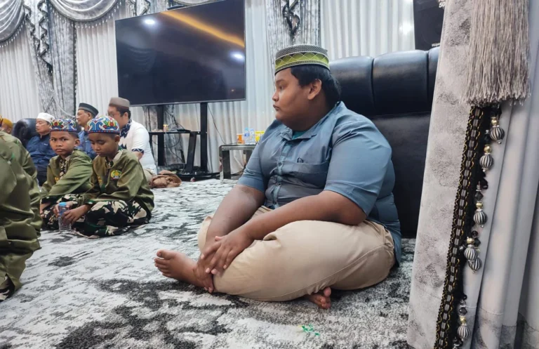 Viral Diam-Diam, Wali Kota Banjarbaru Bantu Siswa SD yang Terluka Mental