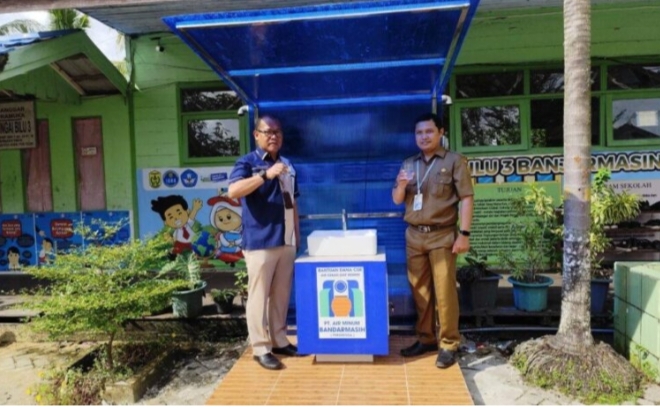 Tak Perlu Beli Air Kemasan! Siswa di 43 Sekolah Ini Cukup Bawa Tumbler