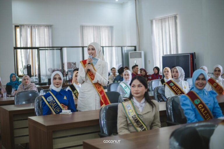 Mahasiswi ULM Ini Bikin Bangga! Nur Kemala Hayati Resmi Jadi Galuh Kebudayaan Kalsel 2025