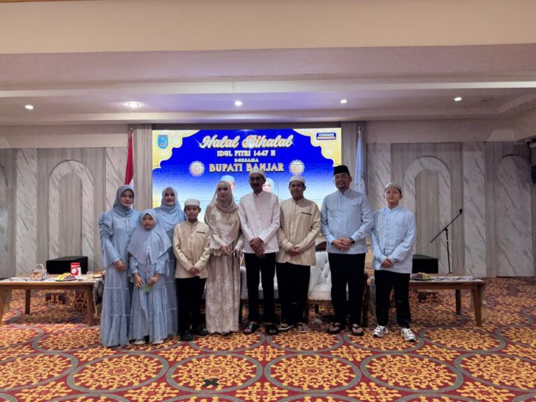 Ketupat hingga Opor Tersaji, Halal Bihalal Bupati Banjar Jadi Magnet Warga