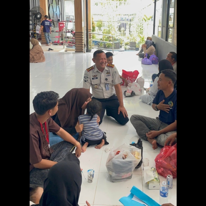 Lebaran di Lapas Obati Rindu Warga Binaan: Ratusan Keluarga Serbu Kunjungan