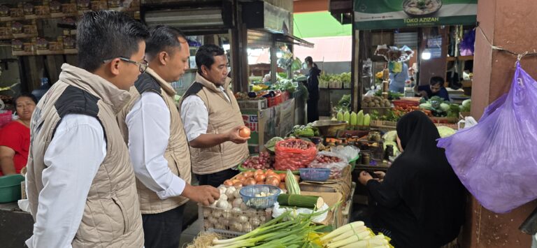 Satgas Pangan Polda Kalsel Cek Stok dan Harga di Pasar Kuripan