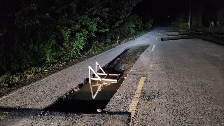 Pekerjaan Jalan Tanpa Plang Proyek di Mantewe Dikeluhkan Warga, Keselamatan Pengendara Dikhawatirkan