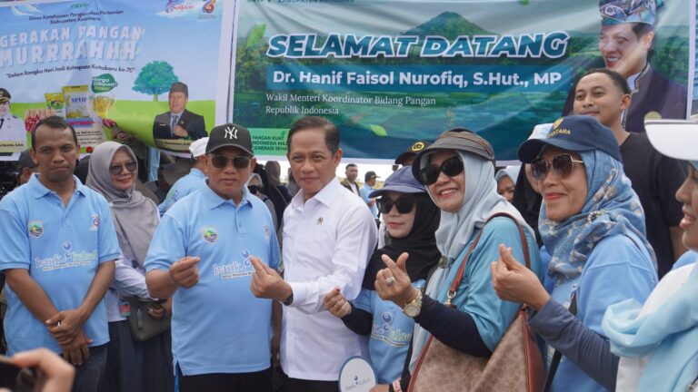 Bupati Kotabaru Sambut Hangat Kehadiran Wamenko Pangan RI pada Rangkaian Hari Jadi ke-76 Kabupaten Kotabaru