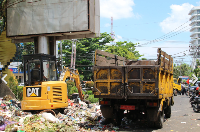 Pemkot Pontianak Tambah Armada dan Kontainer Sampah, Wali Kota Tegaskan Tak Ada Alasan Fasilitas Dibiarkan Rusak