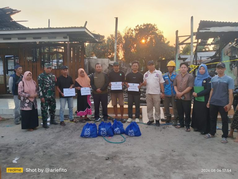 Kobaran Api Hanguskan 3 Rumah di Gambut, Warga Kini Dibantu Urus Kembali Dokumen Penting