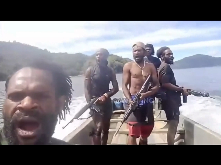 VIDEO: Kelompok Bersenjata Terlihat Melaju dengan Speedboat di Danau Paniai